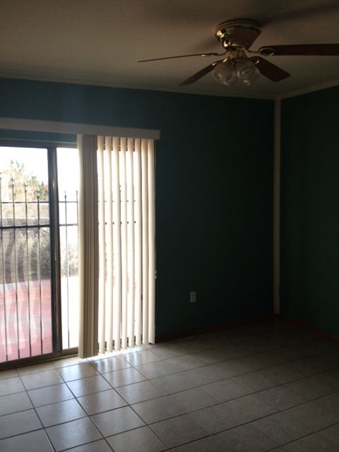 Building Photo - Beautiful 3 Bedroom, 2 Bathroom, Available...