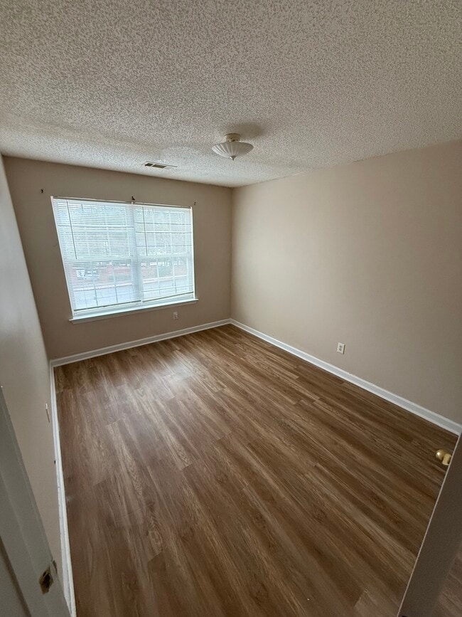 Building Photo - 460 Parkway Rd