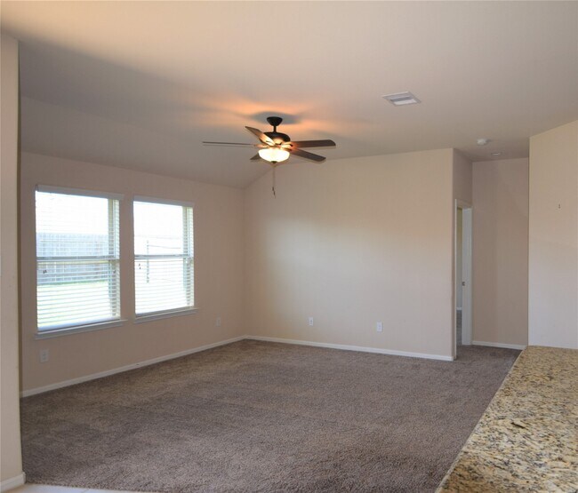 Building Photo - 3042 Village Creek Dr