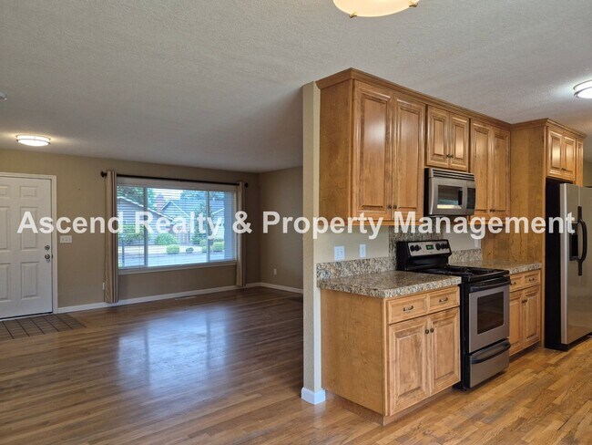 Building Photo - Available Now Prime Terra Linda Location One Level Home Large Fenced Yard & Attached Garage Walk ...