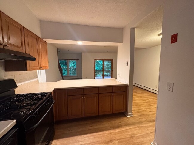 Building Photo - Spacious 3-Bedroom Condo in Lebanon, NH