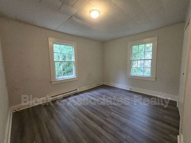Building Photo - 117 Plummer Dr