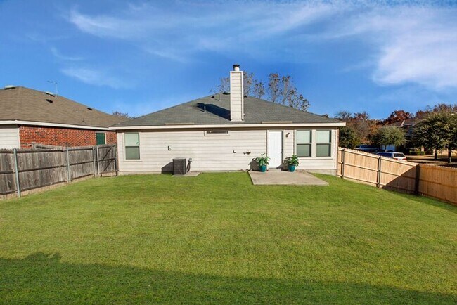 Building Photo - 709 Alder Dr