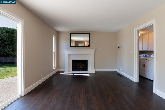 Building Photo - 1359 Shade Oak Ln