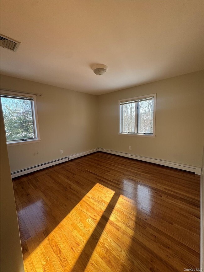 Building Photo - 28 Lakeview Dr