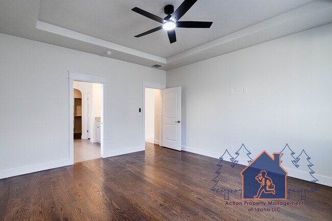 Building Photo - 2539 Bottle Brush Ave