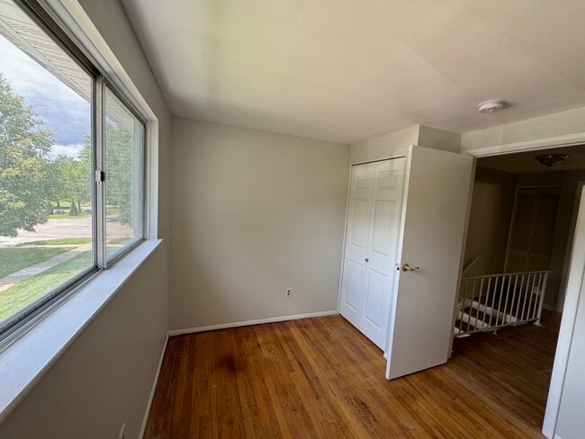 Building Photo - 105 S Christine Cir