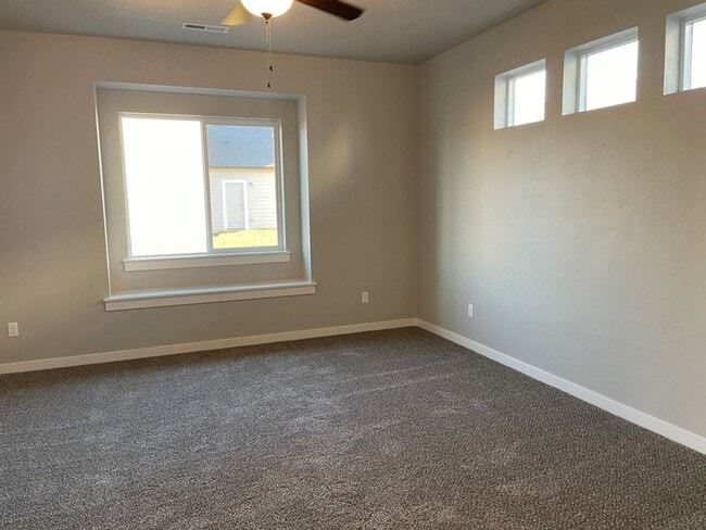 Building Photo - Single Level 4 Bedroom 2 Bathroom Home in Nampa