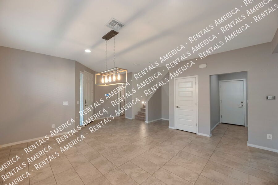Building Photo - 1079 W Blue Rdg Dr