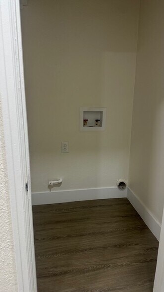 Laundry area - 739 S Chevy Chase Dr