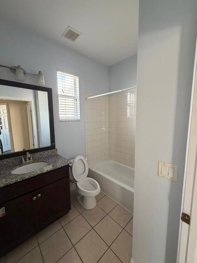 Building Photo - 404 Bluff Pass Dr