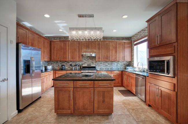 Kitchen - 5831 W Plum Rd