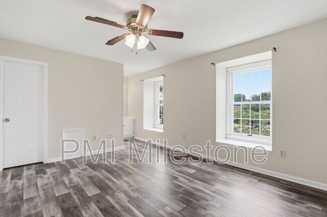 Building Photo - 6581 Ewald Ct