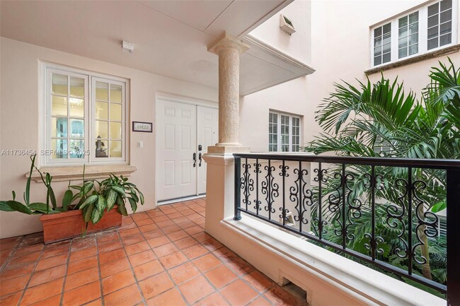 Building Photo - 19122 Fisher Island Dr