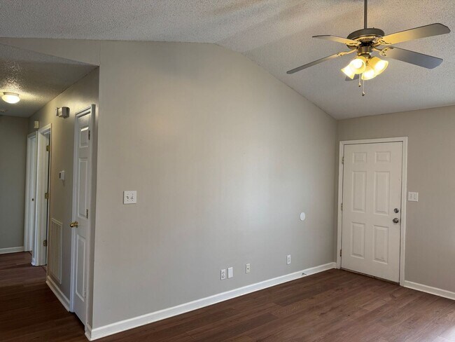 Building Photo - Lovely 3 Bedroom 2 Full Bath Home with? Large Deck & Fenced in Back?yard!