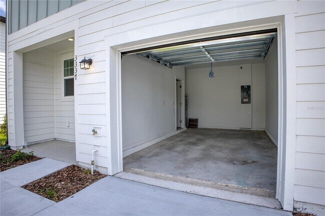 Building Photo - 3337 VERSARA Dr