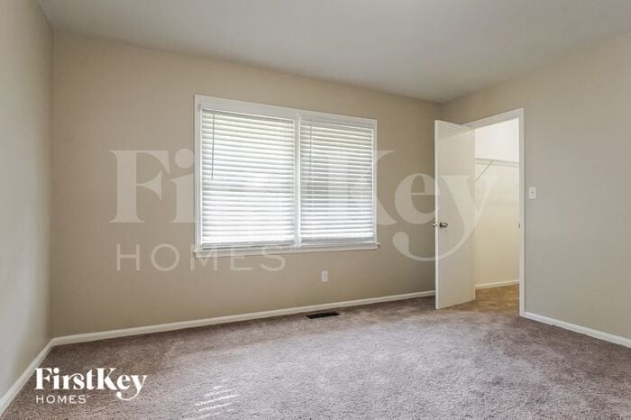 Building Photo - 3453 Lynngate Cir