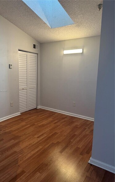 Building Photo - 1355 Crystal Way