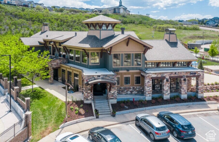 Clubhouse - 14902 S Saddle Leaf Ct