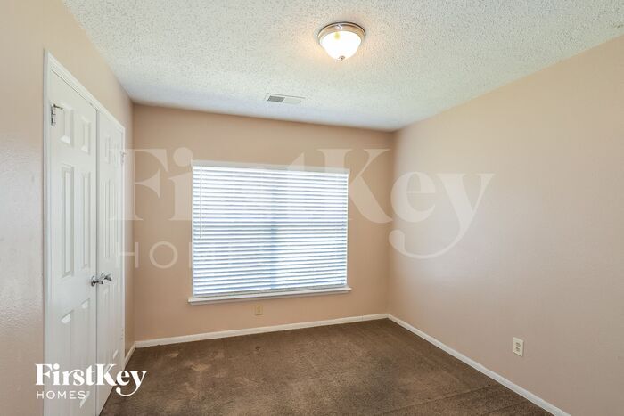 Building Photo - 5719 Forest Trails Dr