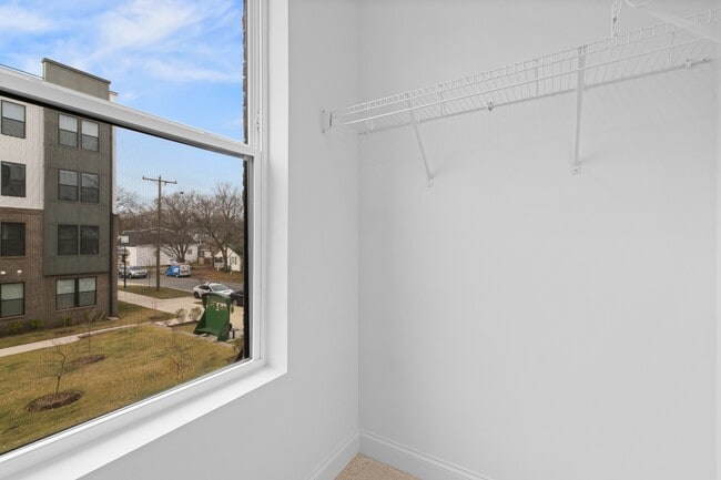 Building Photo - 1206 Coach Sta Aly