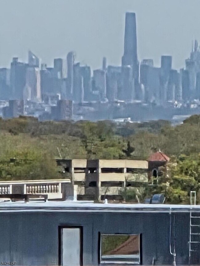 Building Photo - 48 S Park St