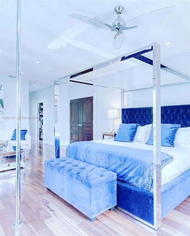 Building Photo - 13300 Biscayne Bay Terrace