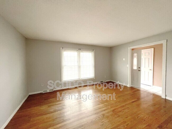 Building Photo - 1211 SE 4th Terrace