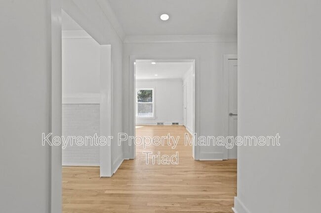 Building Photo - 3807 W Friendly Ave