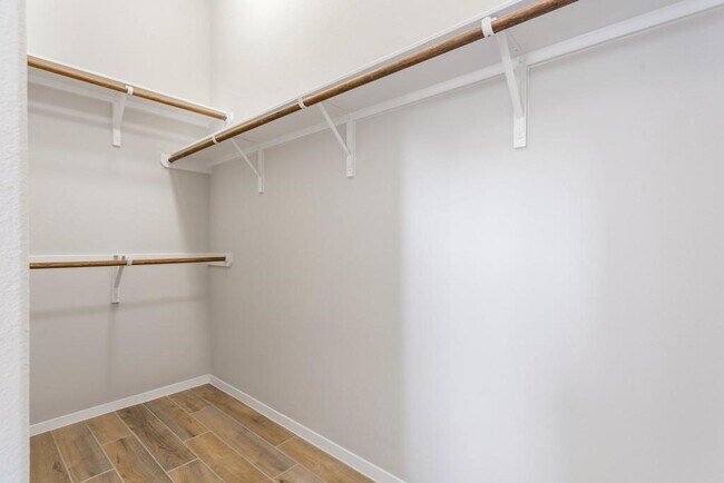 Building Photo - 223 Trailside Ln