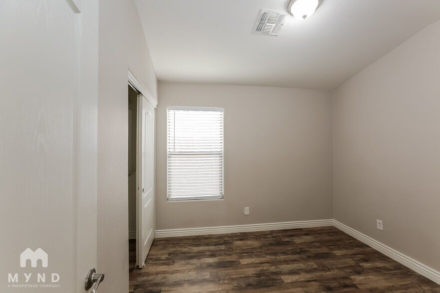 Building Photo - 5527 W Southgate Ave