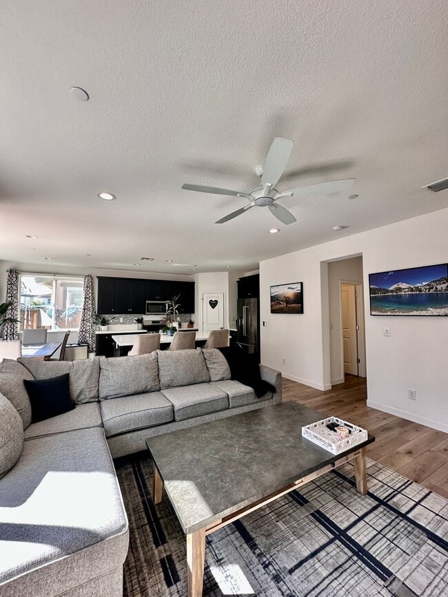 Building Photo - North Natomas Home