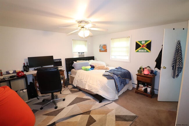 Building Photo - 8 Sweet Brier Dr