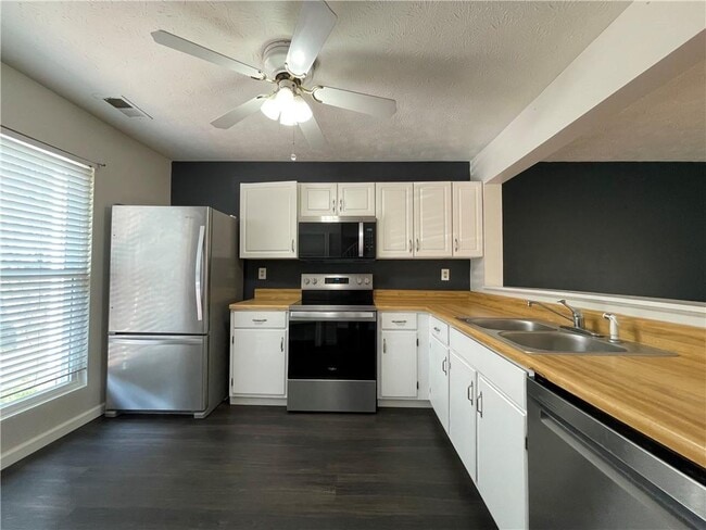 Building Photo - 3578 Kennesaw Station Dr