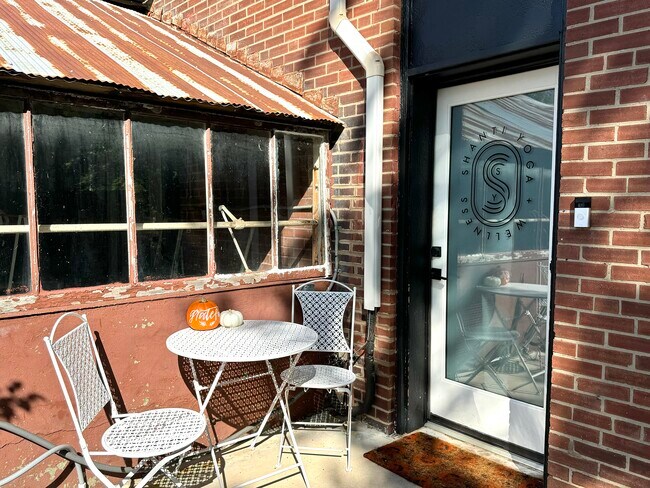 Building Photo - 2601 S Kingshighway Blvd