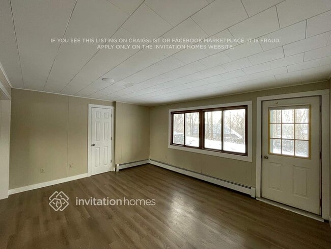 Building Photo - 3085 Upper 76th St E