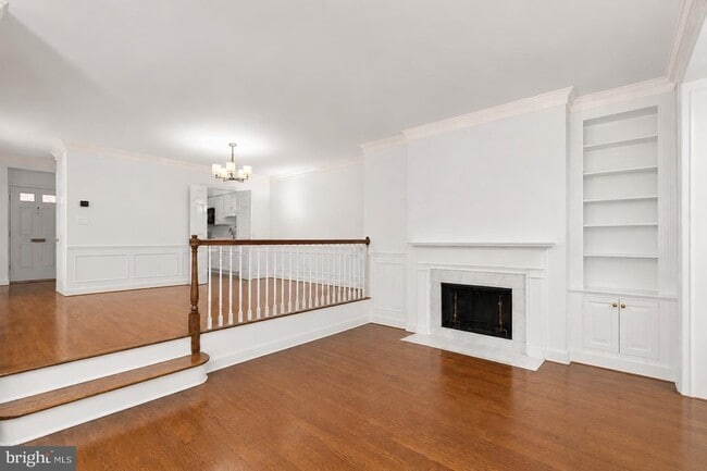 Building Photo - 4422 Westover Pl NW