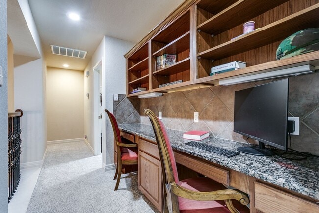 Building Photo - GORGEOUS HOME IN BELTERRA WITH SPARKLING POOL & SERVICE INCLUDED