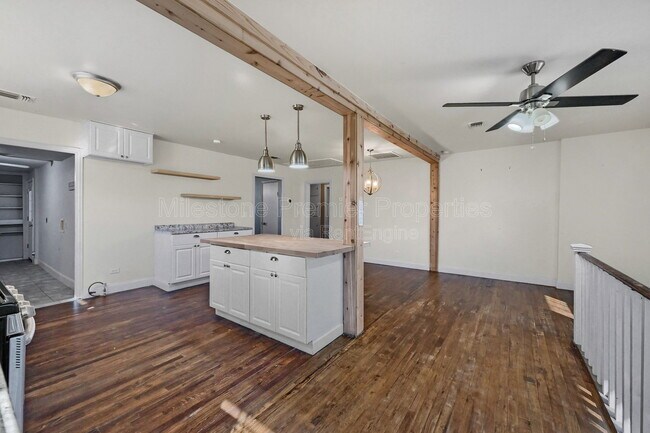 Building Photo - 1624 S Fannin Ave