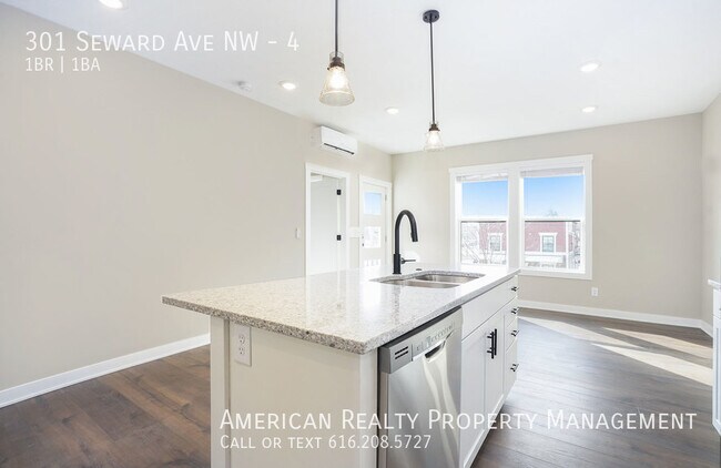 Building Photo - 301 Seward Ave NW