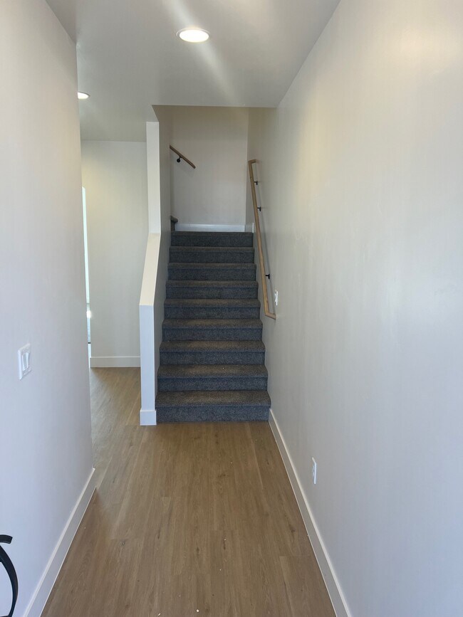 Building Photo - 1804 S Livy Ln
