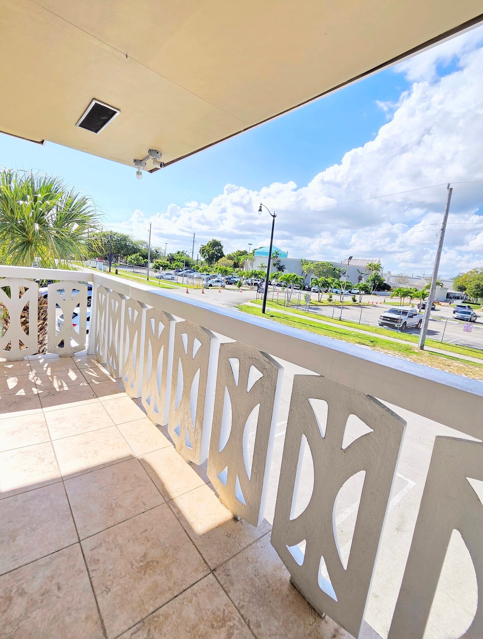 Building Photo - 3300 NE 10th Ter