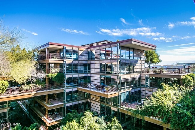 Building Photo - 7147 E Rancho Vista Dr