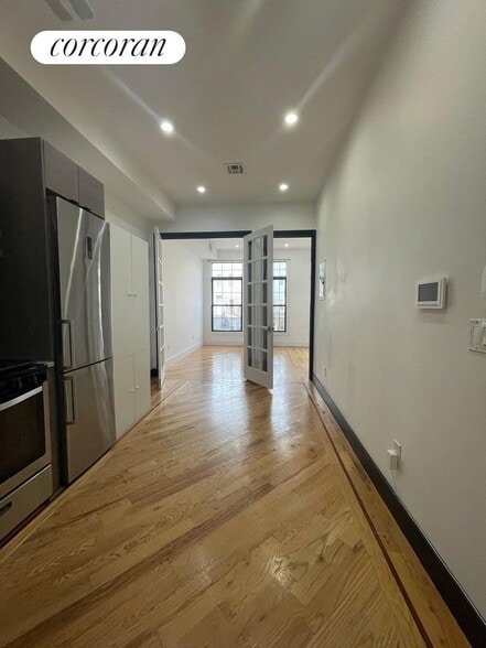 Building Photo - 2060 Pacific St