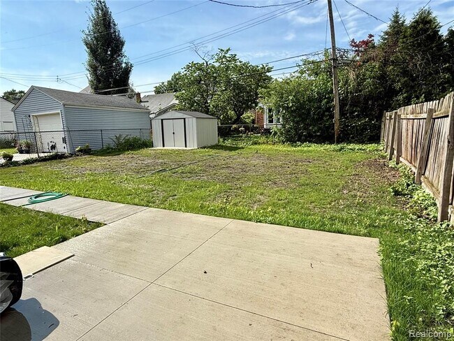 Building Photo - 1010 Larkmoor Blvd