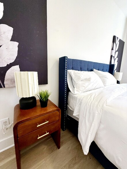 Building Photo - 3203 Memorial Ave