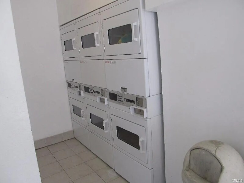 Building Photo - 23617 Golden Springs Dr