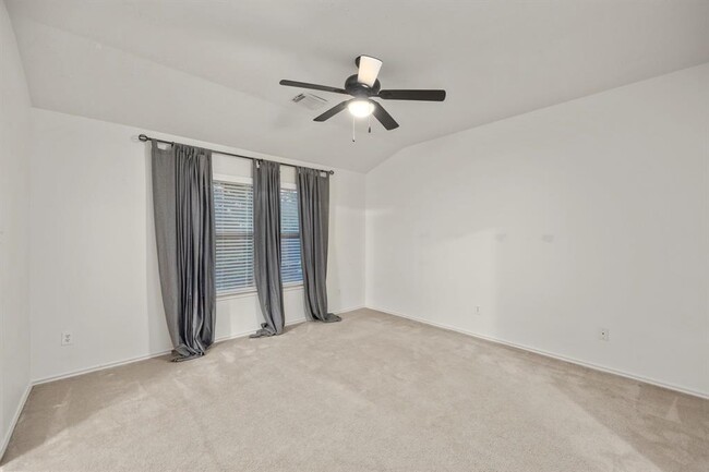 Building Photo - 12475 Saratoga Woods Ln
