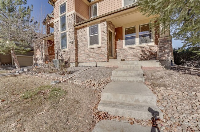 Building Photo - 2 bedroom, 2.5 bath townhome in Observatory Village