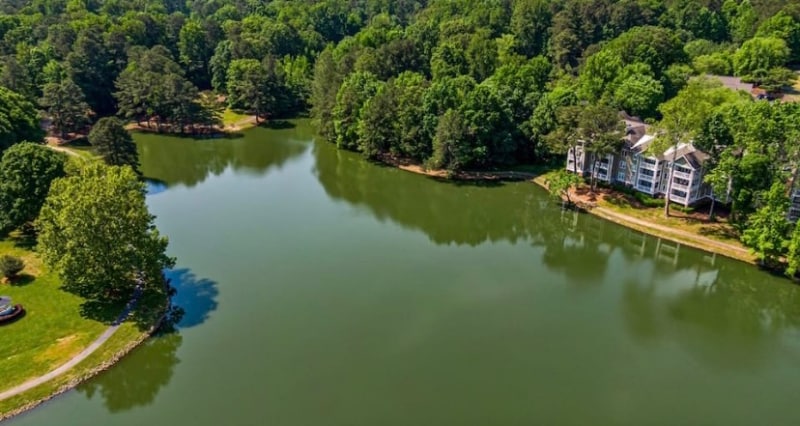 Building Photo - 106 Lake Hollow Cir